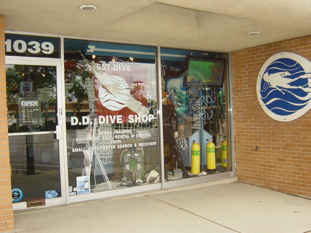 Logo D. D. Dive Shop