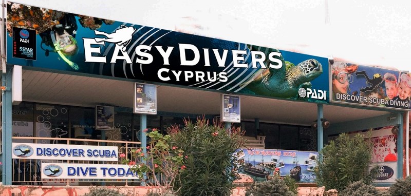 Easy Divers - Logo